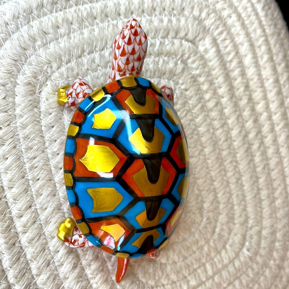 Herend rust fishnet turtle 4”